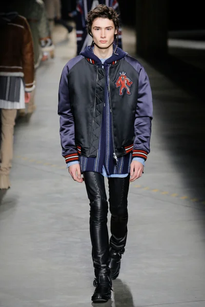 Look 46